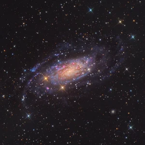 NGC 3621 – “Flat as a pancake”